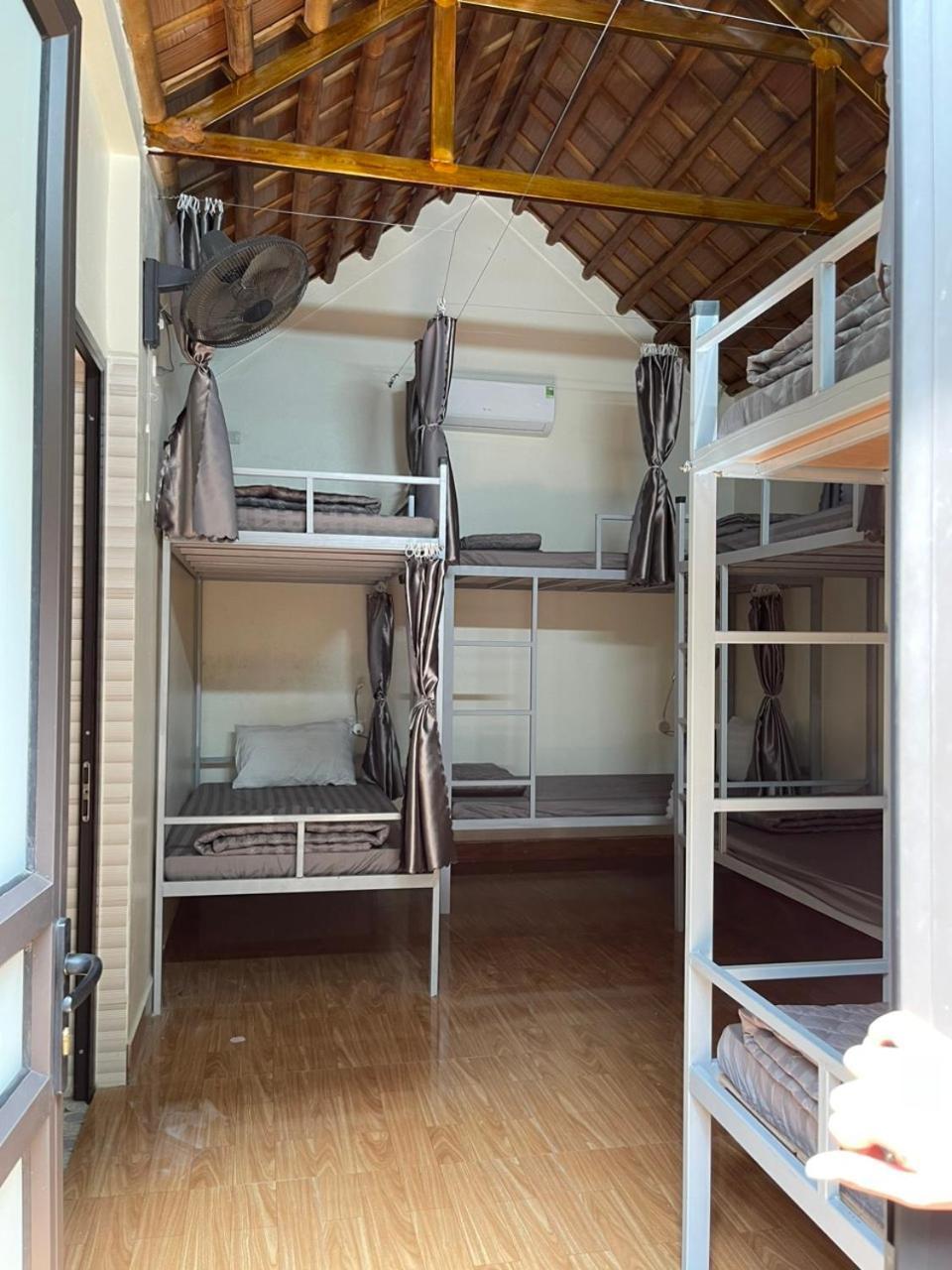 Downtown Backpacker Hostel Νιν Μπιν Εξωτερικό φωτογραφία