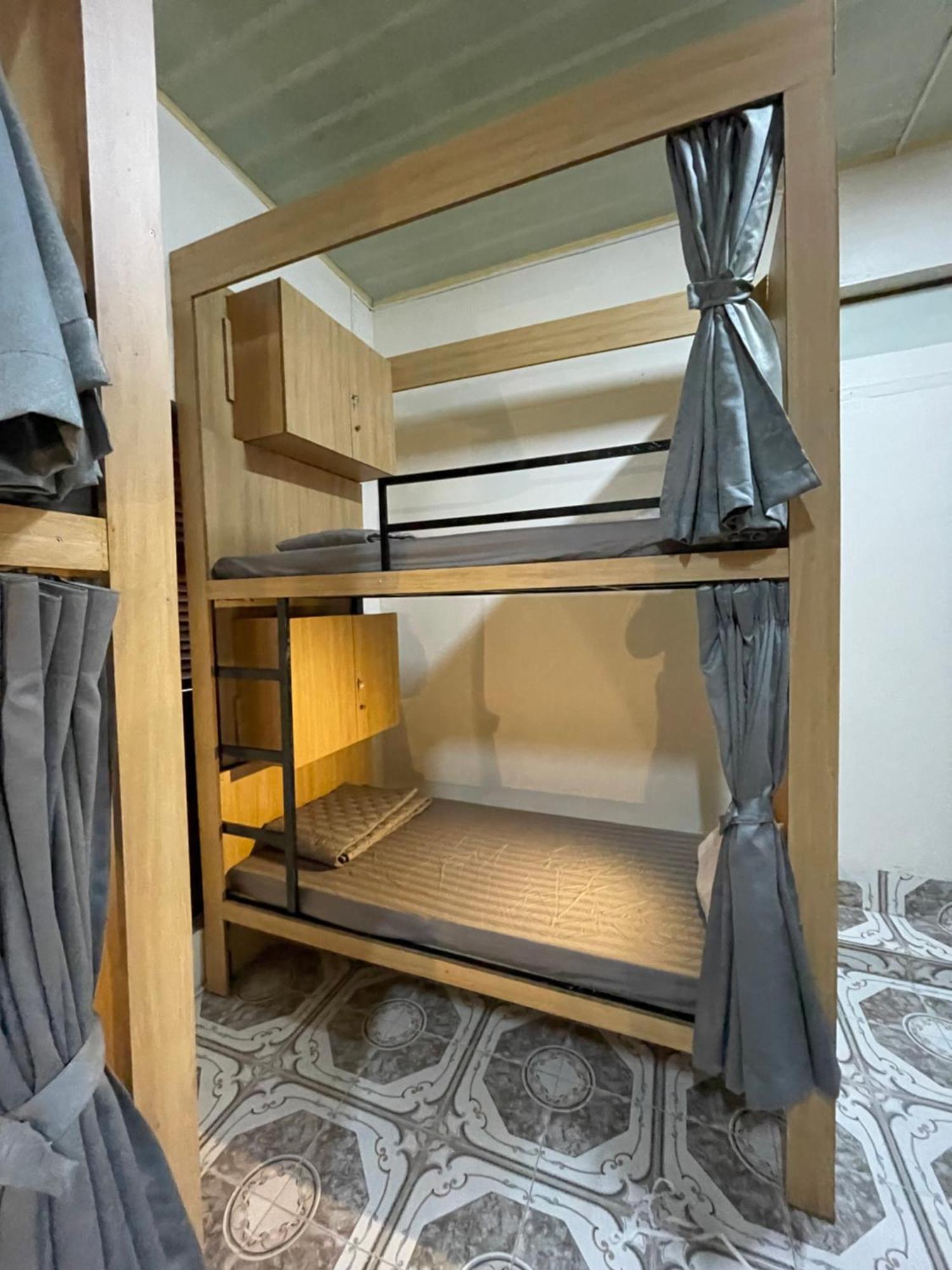 Downtown Backpacker Hostel Νιν Μπιν Εξωτερικό φωτογραφία
