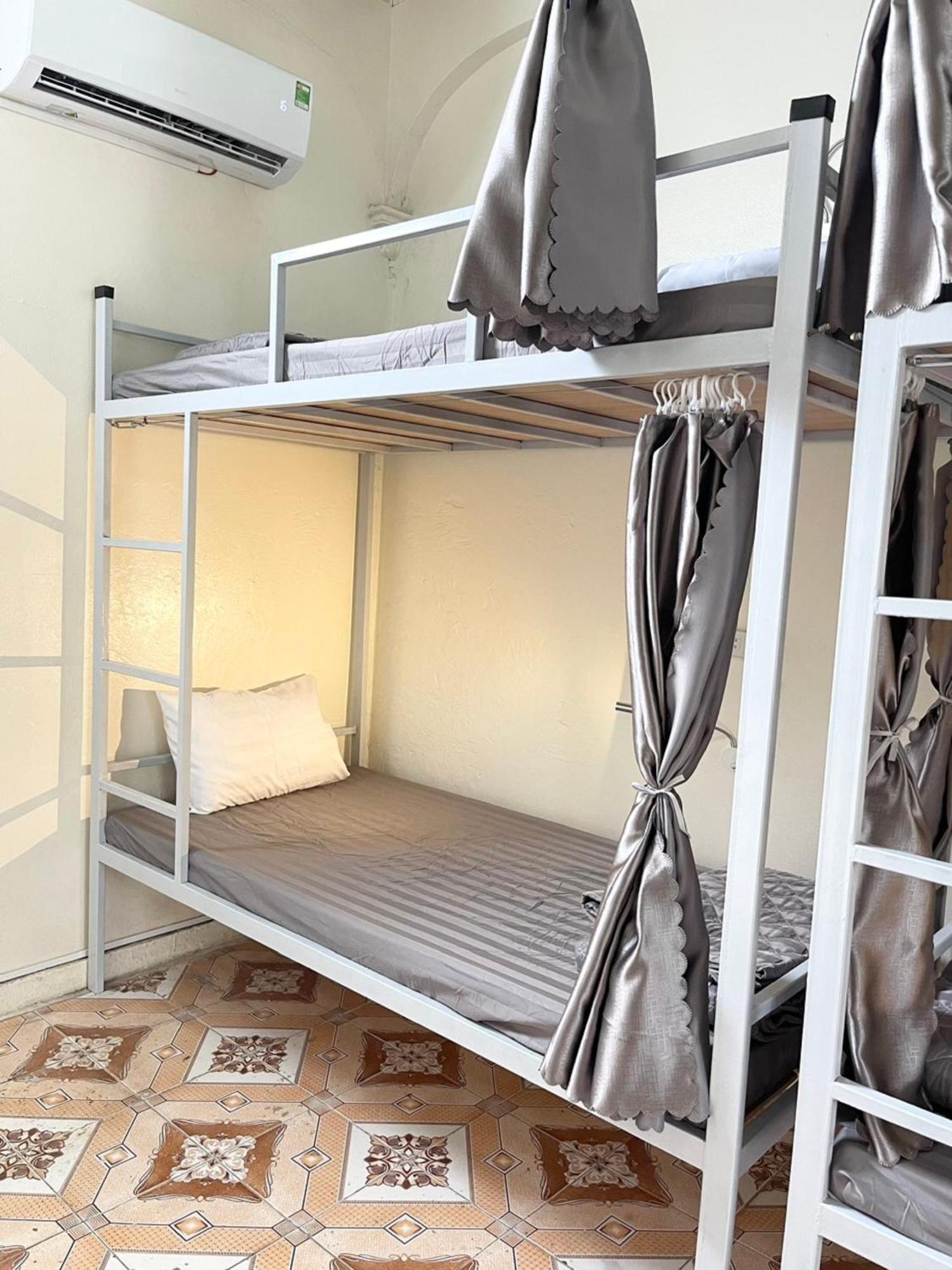 Downtown Backpacker Hostel Νιν Μπιν Εξωτερικό φωτογραφία