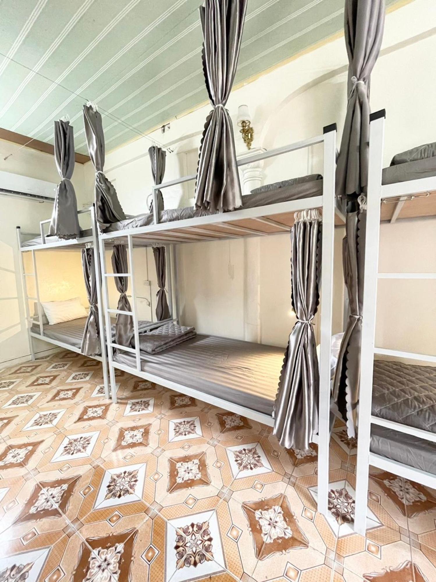 Downtown Backpacker Hostel Νιν Μπιν Εξωτερικό φωτογραφία