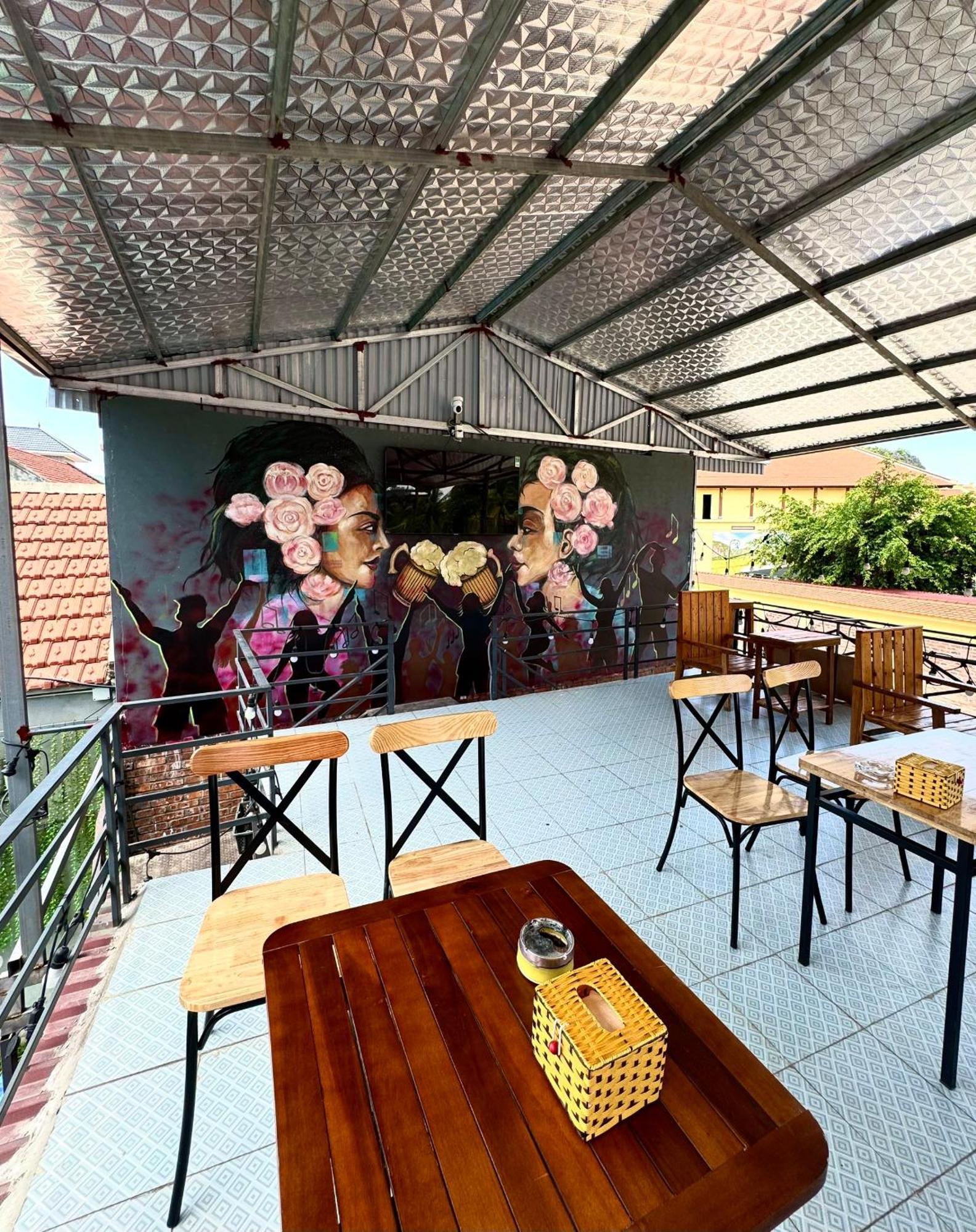 Downtown Backpacker Hostel Νιν Μπιν Εξωτερικό φωτογραφία