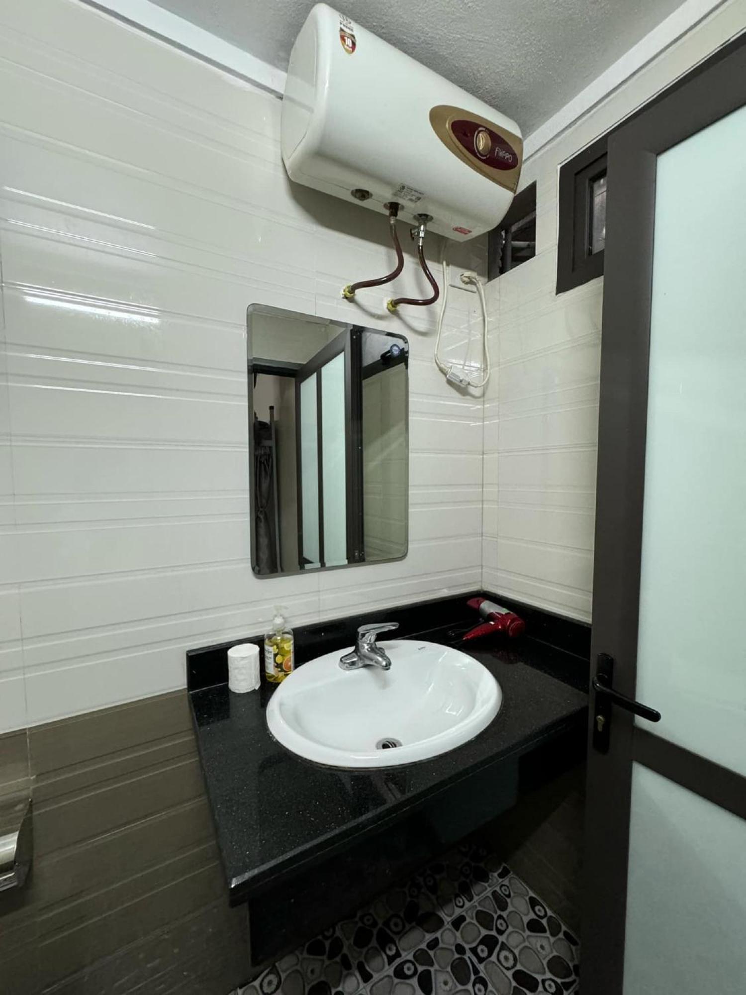 Downtown Backpacker Hostel Νιν Μπιν Εξωτερικό φωτογραφία