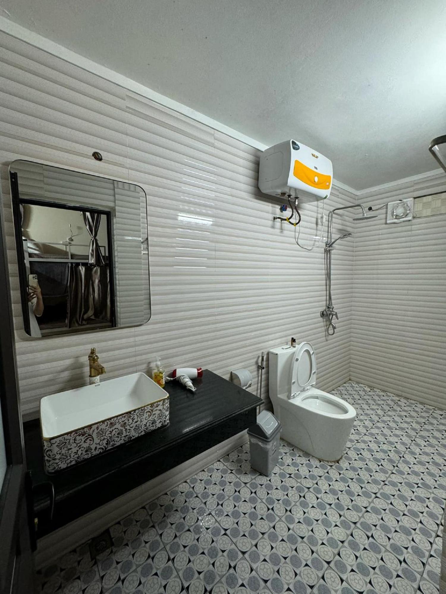 Downtown Backpacker Hostel Νιν Μπιν Εξωτερικό φωτογραφία