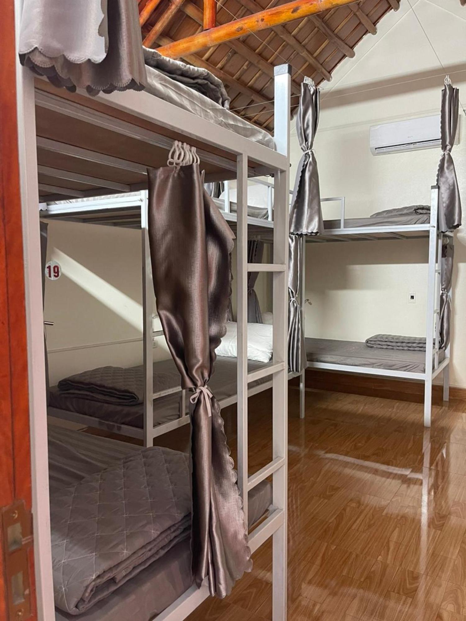 Downtown Backpacker Hostel Νιν Μπιν Εξωτερικό φωτογραφία